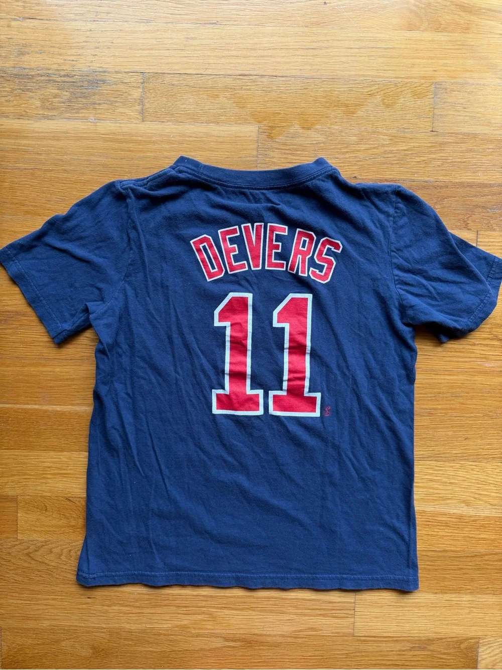 Kids Nike Boston Red Sox Rafael Devers #11 T-Shirt - Size Medium (10/12)